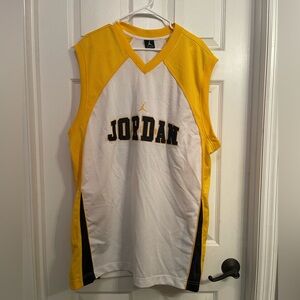 Men’s vintage Jordan 23 jersey yellow and white size XXL